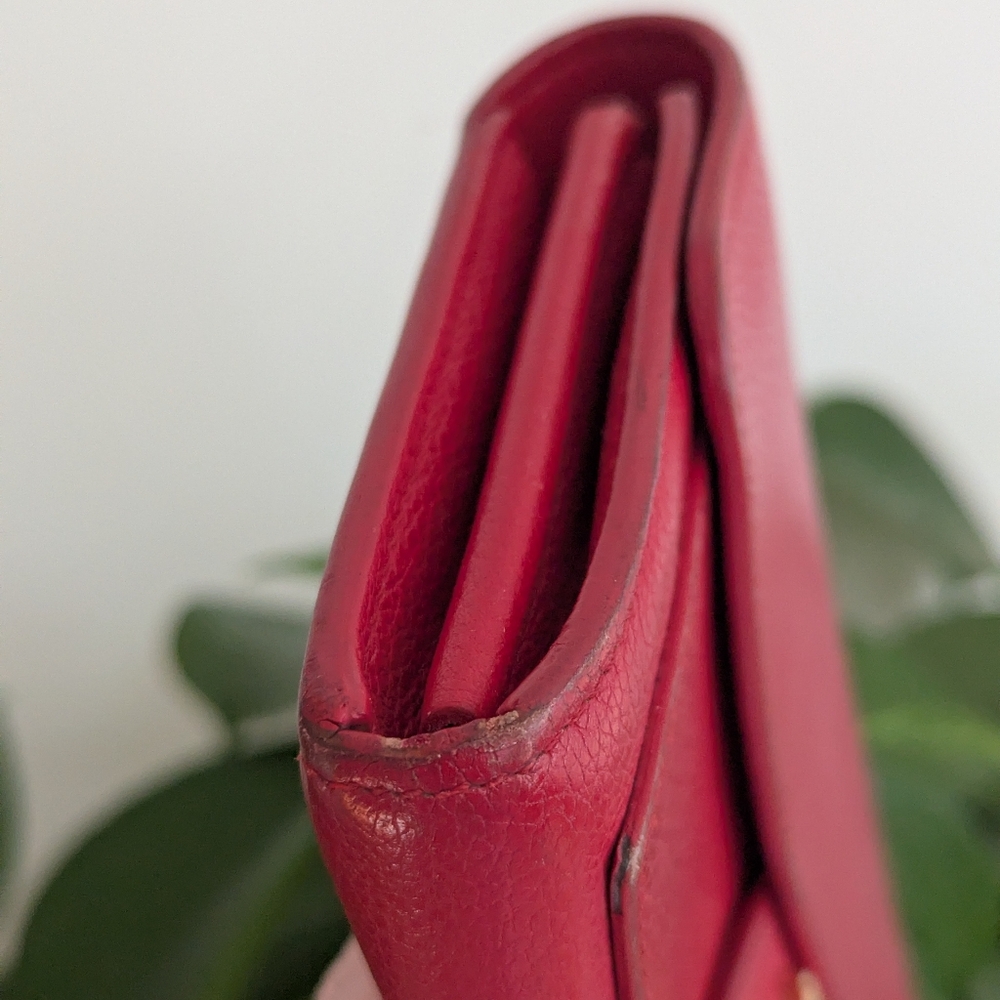 Louis Vuitton Lockme Red Leather Wallet - Picture 15 of 16